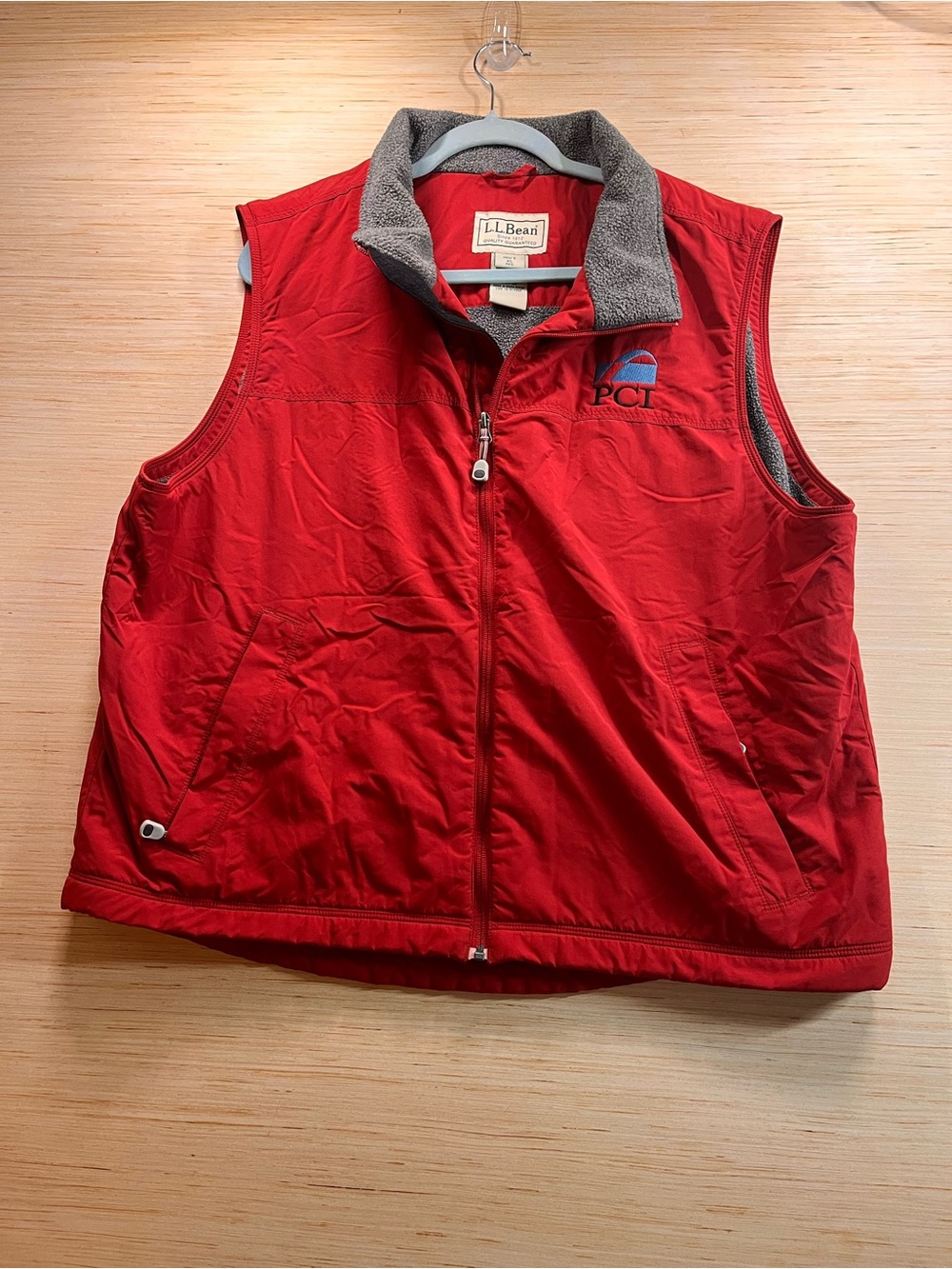 L.L. Bean Red Men's Sleeveless Vest with Gray Fleece Collar